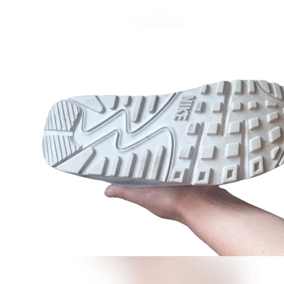 RARE🌀 Nike Air Max 90 metallic silver Shoes Size 6 RARE - Picture 4 of 5